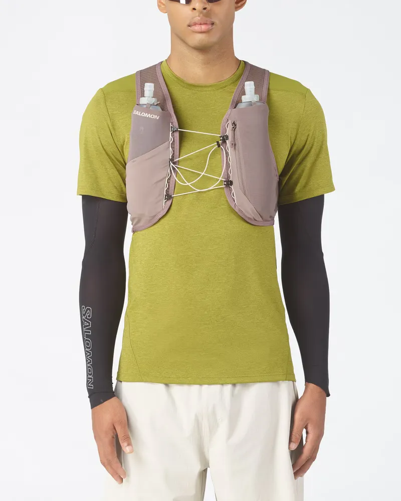 Salomon Gravel Skin 4 Unisex Running Vest in Iron/Silver Cloud-2